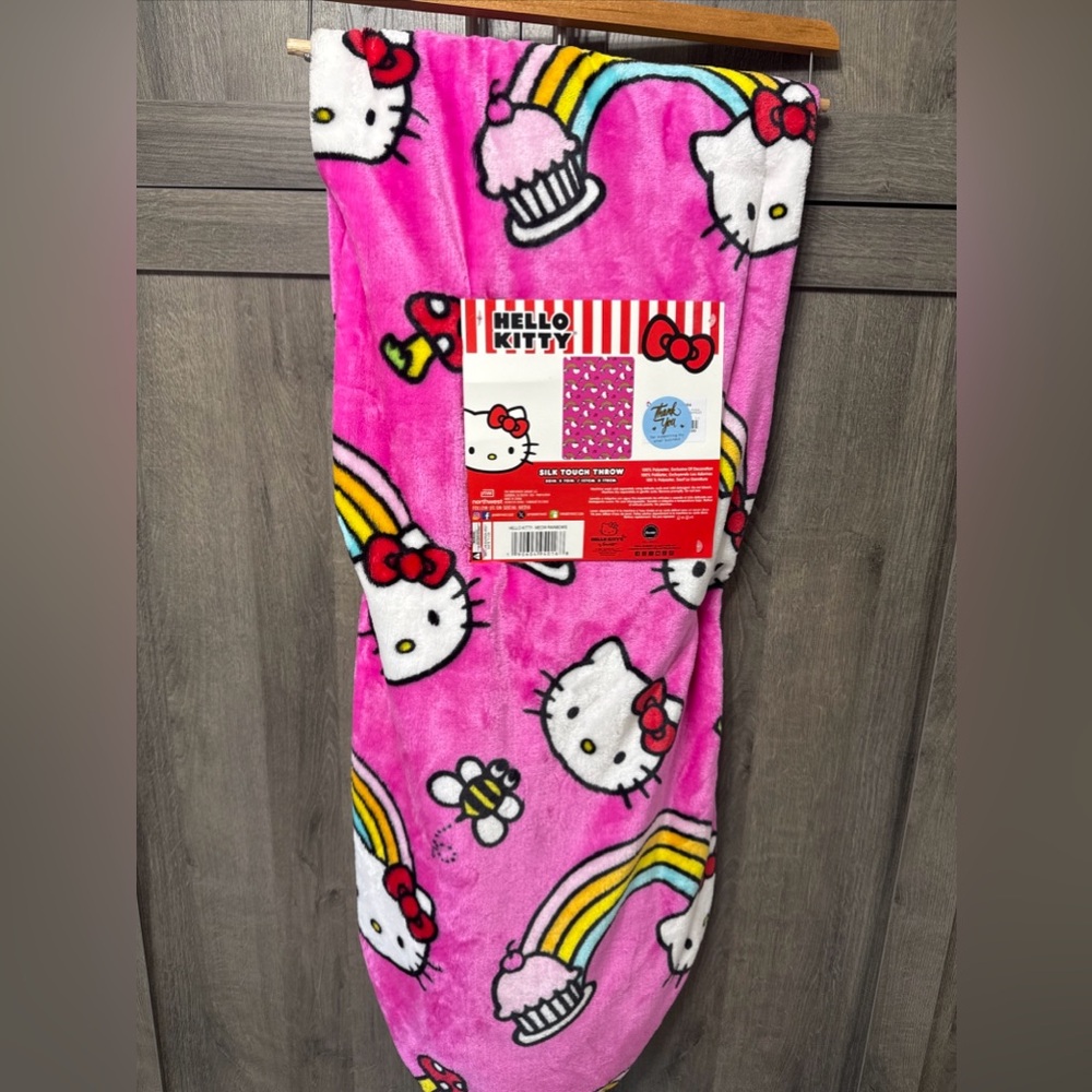 New Hello Kitty Meow Rainbows Hot Pink Plush 50" x 70" Throw Blanket With Tag